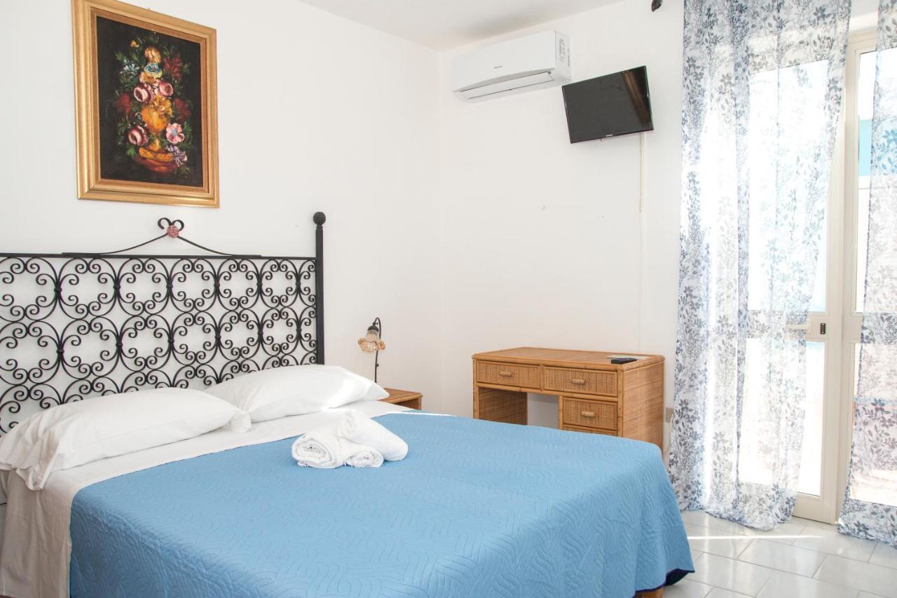 Hotel Punto Azzurro Forio  Bagian luar foto
