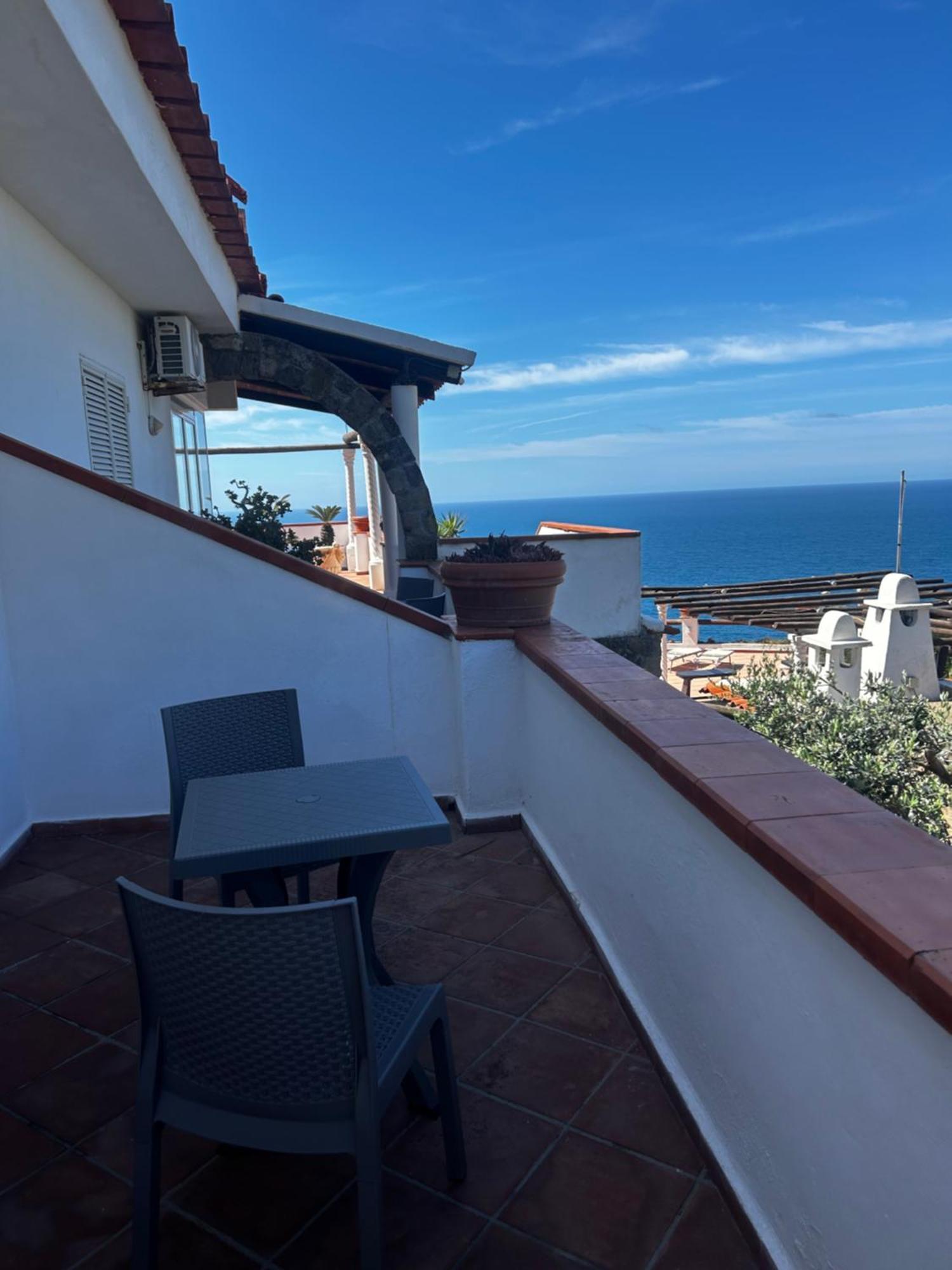 Hotel Punto Azzurro Forio  Bagian luar foto