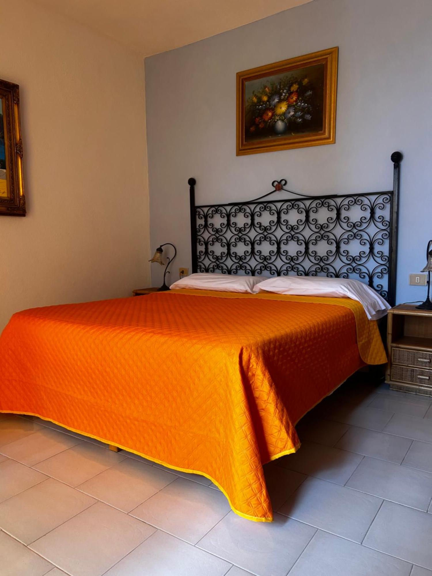 Hotel Punto Azzurro Forio  Bagian luar foto